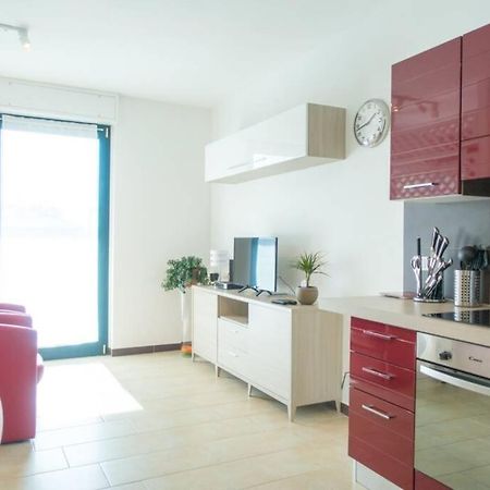 Apartment Victoria, Cozy Studio Flat Near Leonardo Academy Sesto Calende Buitenkant foto