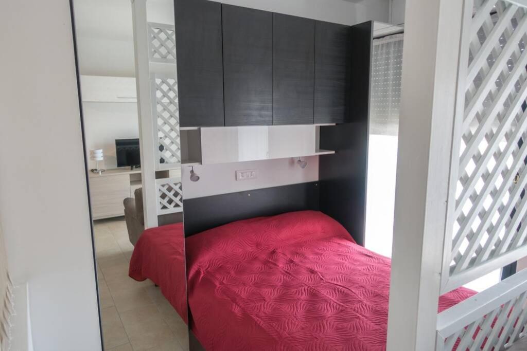 Apartment Victoria, Cozy Studio Flat Near Leonardo Academy Sesto Calende Buitenkant foto