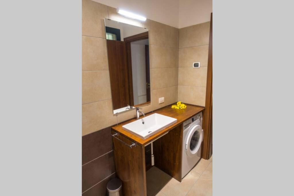Apartment Victoria, Cozy Studio Flat Near Leonardo Academy Sesto Calende Buitenkant foto